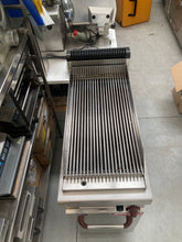 Carica l'immagine nel visualizzatore di Gallery, Griglia pietra lavica Berto's
