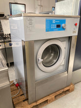 Carica l'immagine nel visualizzatore di Gallery, Lavatrice Electrolux 13 kg
