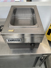 Carica l'immagine nel visualizzatore di Gallery, Scaldapatatine Zanussi
