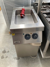 Carica l'immagine nel visualizzatore di Gallery, Brasiera Zanussi
