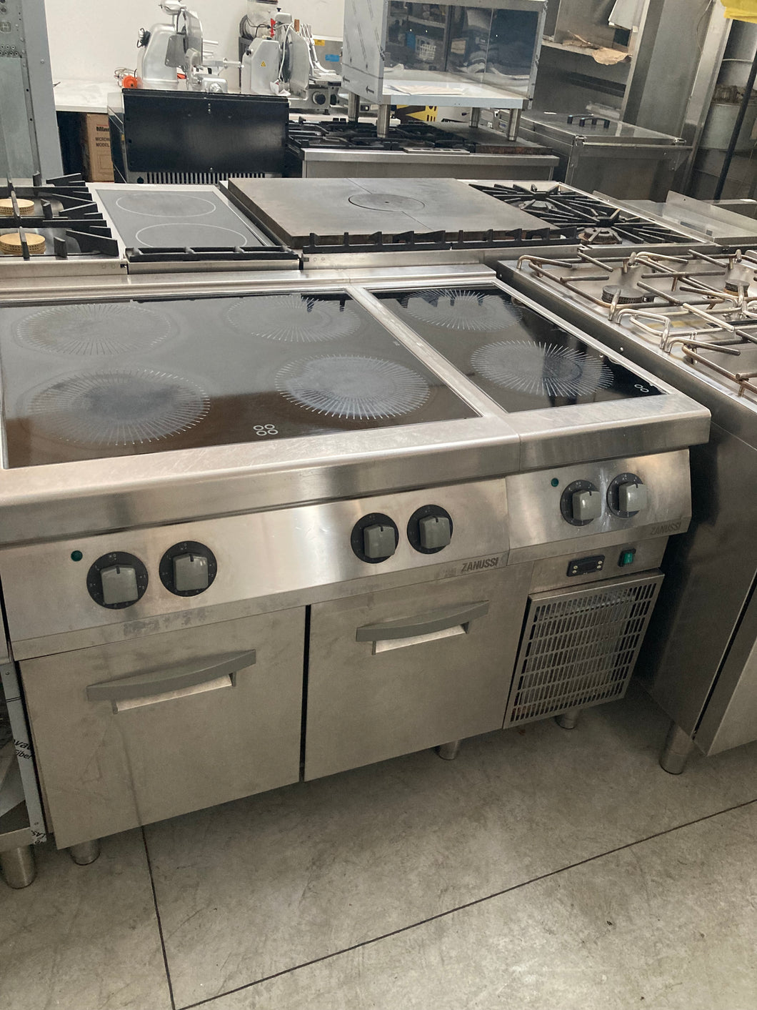 Gruppo banco frigo con piano cottura vetroceramica