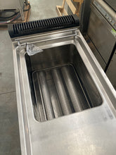 Carica l'immagine nel visualizzatore di Gallery, Friggitrice Berto's gas metano
