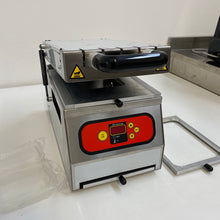 Load image into Gallery viewer, Termosigillatrice per vaschette Seal300 Euromatic - Valtservice Grandi Impianti
